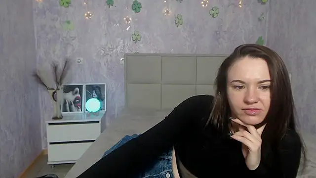 Snapshot of KaraCriegs chatting on March 23, 12:26 am KaraCriegs online show from March 23, 12:26 am