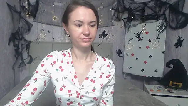 Snapshot of KaraCriegs chatting on October 19, 5:46 pm KaraCriegs online show from October 19, 5:46 pm