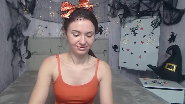 Snapshot of KaraCriegs chatting on October 20, 5:13 pm KaraCriegs online show from October 20, 5:13 pm