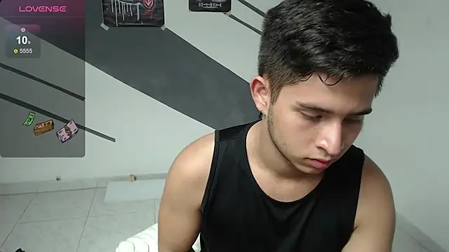 Snapshot of harold_18_ chatting on December 10, 10:58 pm harold 18 online show from December 10, 10:58 pm