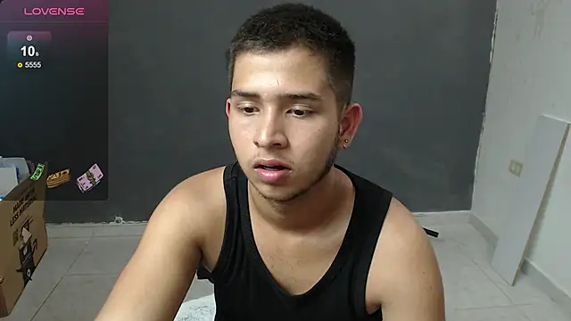 Snapshot of harold_18_ chatting on January 7, 10:30 pm harold 18 online show from January 7, 10:30 pm