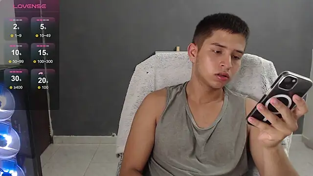 Snapshot of harold_18_ chatting on January 10, 10:36 pm harold 18 online show from January 10, 10:36 pm