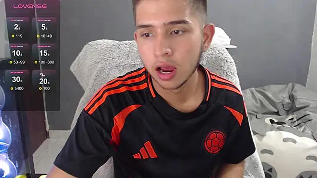 Snapshot of harold_18_ chatting on January 28, 8:26 pm harold 18 online show from January 28, 8:26 pm
