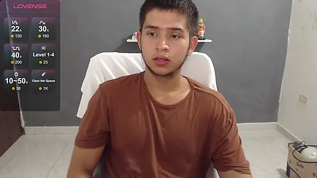 Snapshot of harold_18_ chatting on February 20, 9:09 pm harold 18 online show from February 20, 9:09 pm
