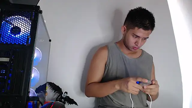 Snapshot of harold_18_ chatting on October 3, 6:27 pm harold 18 online show from October 3, 6:27 pm