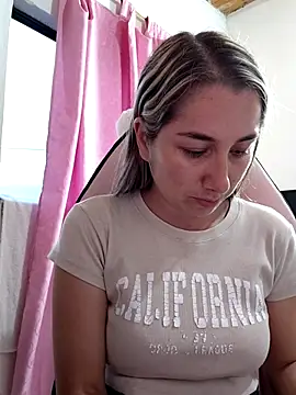 Iris love18 online show from March 29, 11:05 pm