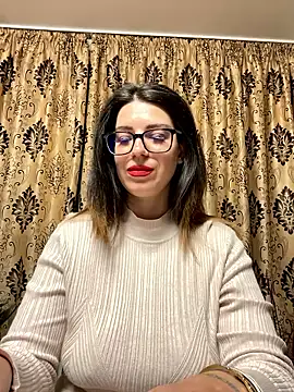 NadiraNoor online show from April 26, 10:29 pm