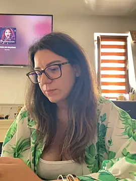 Snapshot of NadiraNoor chatting on June 5, 7:47 am NadiraNoor online show from June 5, 7:47 am