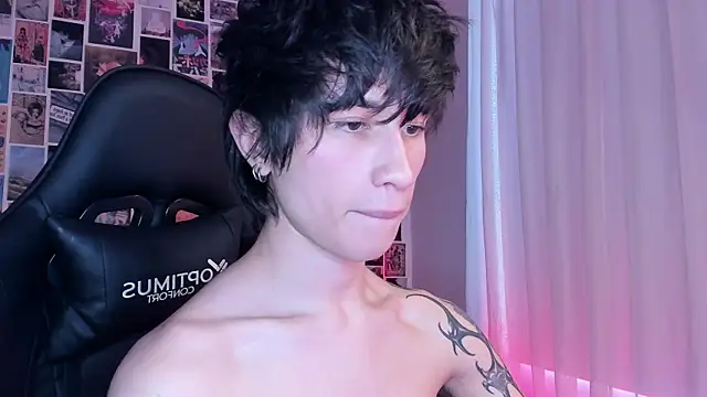 Snapshot of liamelf chatting on January 26, 1:36 pm liamelf online show from January 26, 1:36 pm