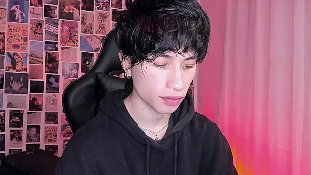 Snapshot of liamelf chatting on October 14, 7:20 am liamelf online show from October 14, 7:20 am