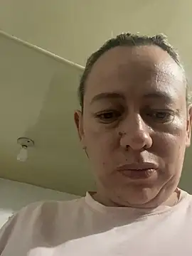 Snapshot of Chanel_87xxx chatting on July 23, 2:20 am Chanel 87xxx online show from July 23, 2:20 am