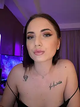 Snapshot of AvaGianna chatting on January 21, 4:37 pm AvaGianna online show from January 21, 4:37 pm