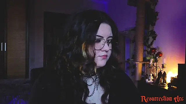 Snapshot of Laura_Karamazov chatting on June 3, 6:24 pm Laura Karamazov online show from June 3, 6:24 pm