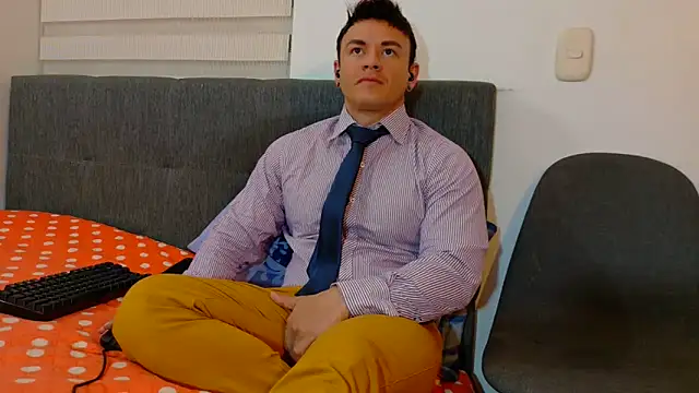 Snapshot of MarksMuscle chatting on September 13, 3:39 am MarksMuscle online show from September 13, 3:39 am