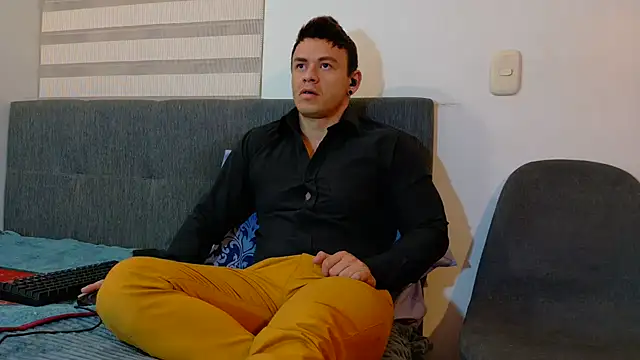 Snapshot of MarksMuscle chatting on October 12, 6:01 am MarksMuscle online show from October 12, 6:01 am