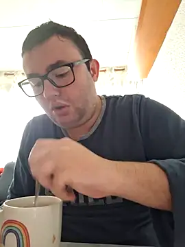 Javier bear online show from December 14, 9:03 am