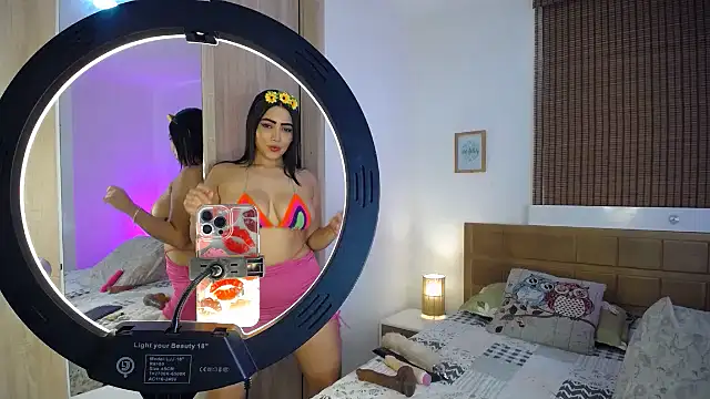 ShanonLe online show from January 6, 7:56 pm