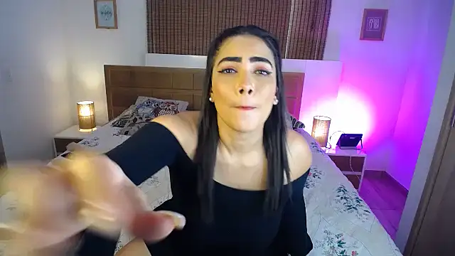 ShanonLe online show from January 17, 9:17 pm