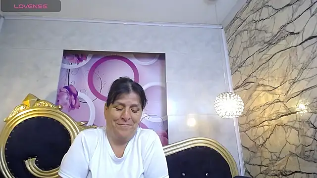 Snapshot of karito_mature17 chatting on December 15, 11:23 am karito mature17 online show from December 15, 11:23 am