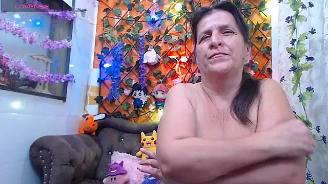 Snapshot of karito_mature17 chatting on December 24, 1:16 am karito mature17 online show from December 24, 1:16 am