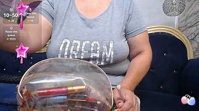 Snapshot of karito_mature17 chatting on October 4, 11:19 am karito mature17 online show from October 4, 11:19 am