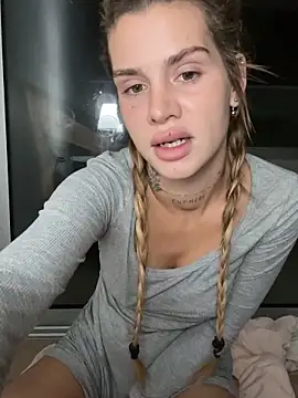 EmiliaCatalina online show from November 15, 10:37 pm