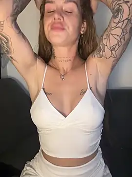 EmiliaCatalina online show from April 19, 12:54 am