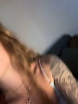 EmiliaCatalina online show from April 23, 11:51 pm