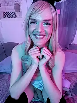 LillyAmore online show from February 18, 10:25 pm