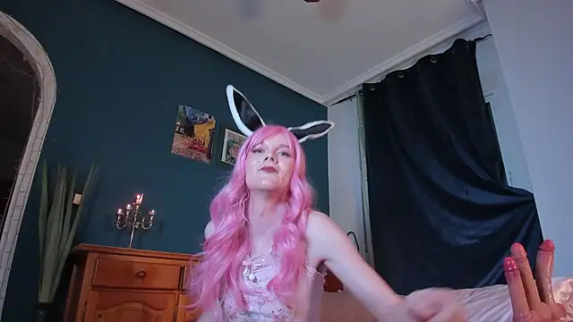 LillyAmore online show from March 12, 7:42 pm