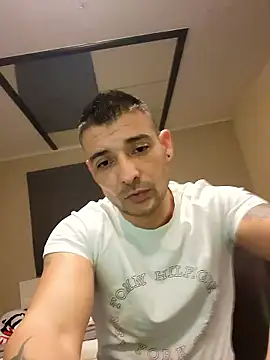 Zoltanioan26 online show from January 19, 2:15 am