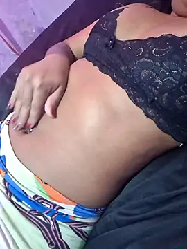 Snapshot of Aunt_9999 chatting on January 23, 10:11 pm Aunt 9999 online show from January 23, 10:11 pm