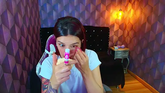 LiaHarryis online show from November 6, 6:20 pm