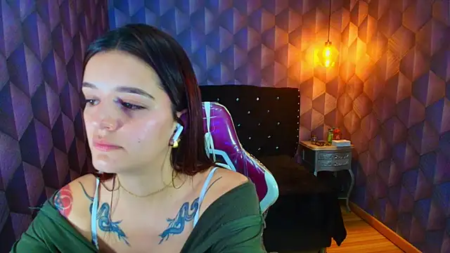 LiaHarryis online show from April 13, 6:57 pm