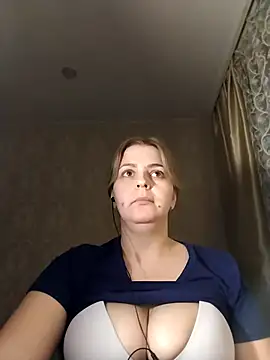 Snapshot of Lady_nice_cat chatting on February 6, 11:43 am Lady nice cat online show from February 6, 11:43 am