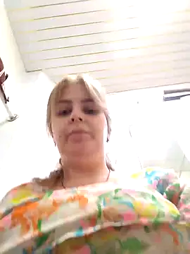 Snapshot of Lady_nice_cat chatting on February 13, 7:24 am Lady nice cat online show from February 13, 7:24 am