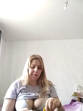 Snapshot of Lady_nice_cat chatting on March 1, 7:19 am Lady nice cat online show from March 1, 7:19 am