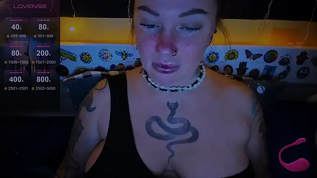 Snapshot of EllieOz chatting on December 24, 12:33 pm EllieOz online show from December 24, 12:33 pm