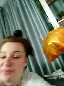 EllieOz online show from November 19, 11:54 am