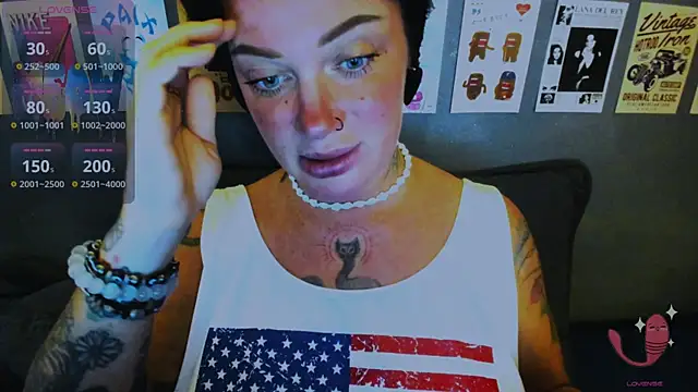 Snapshot of EllieOz chatting on May 24, 4:12 pm EllieOz online show from May 24, 4:12 pm