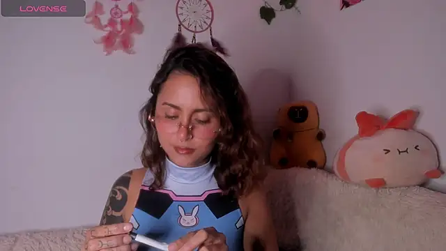 Violette-Ramirez01 online show from February 12, 12:27 am