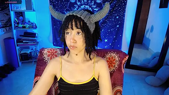Snapshot of ela_0 chatting on June 26, 2:27 am ela 0 online show from June 26, 2:27 am