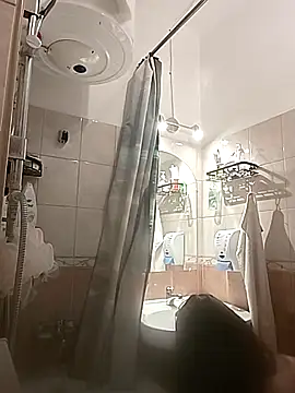 LauraBaby online show from April 22, 7:37 pm