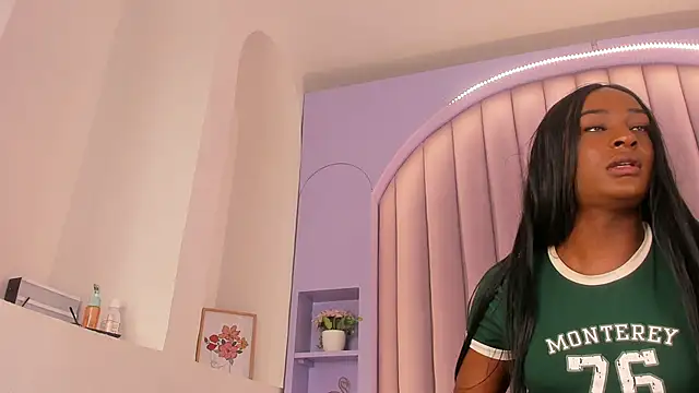 nahomi campbell online show from February 12, 7:35 pm