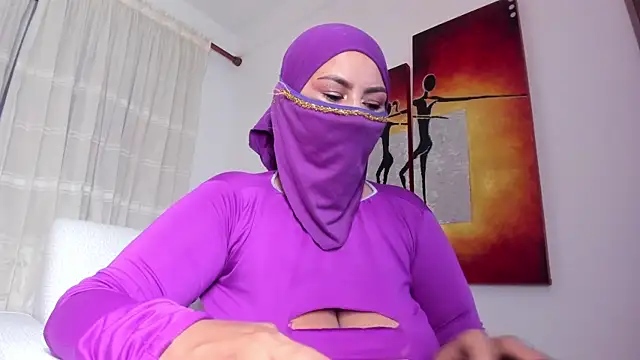 Snapshot of Amina_hafsa chatting on February 26, 8:22 pm Amina hafsa online show from February 26, 8:22 pm