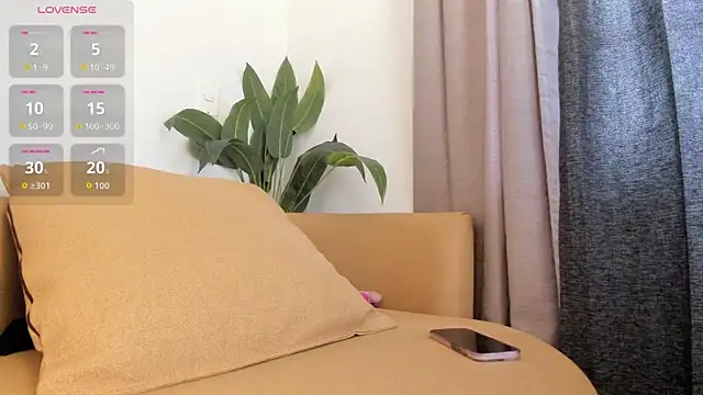 Snapshot of Amina_hafsa chatting on May 11, 11:49 am Amina hafsa online show from May 11, 11:49 am
