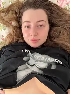 curvyflawless online show from March 31, 8:26 am