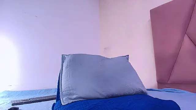 arl chloee online show from September 19, 3:08 am