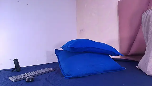 arl chloee online show from September 20, 3:07 am