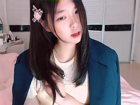 -Lucky Girl online show from February 2, 1:41 pm